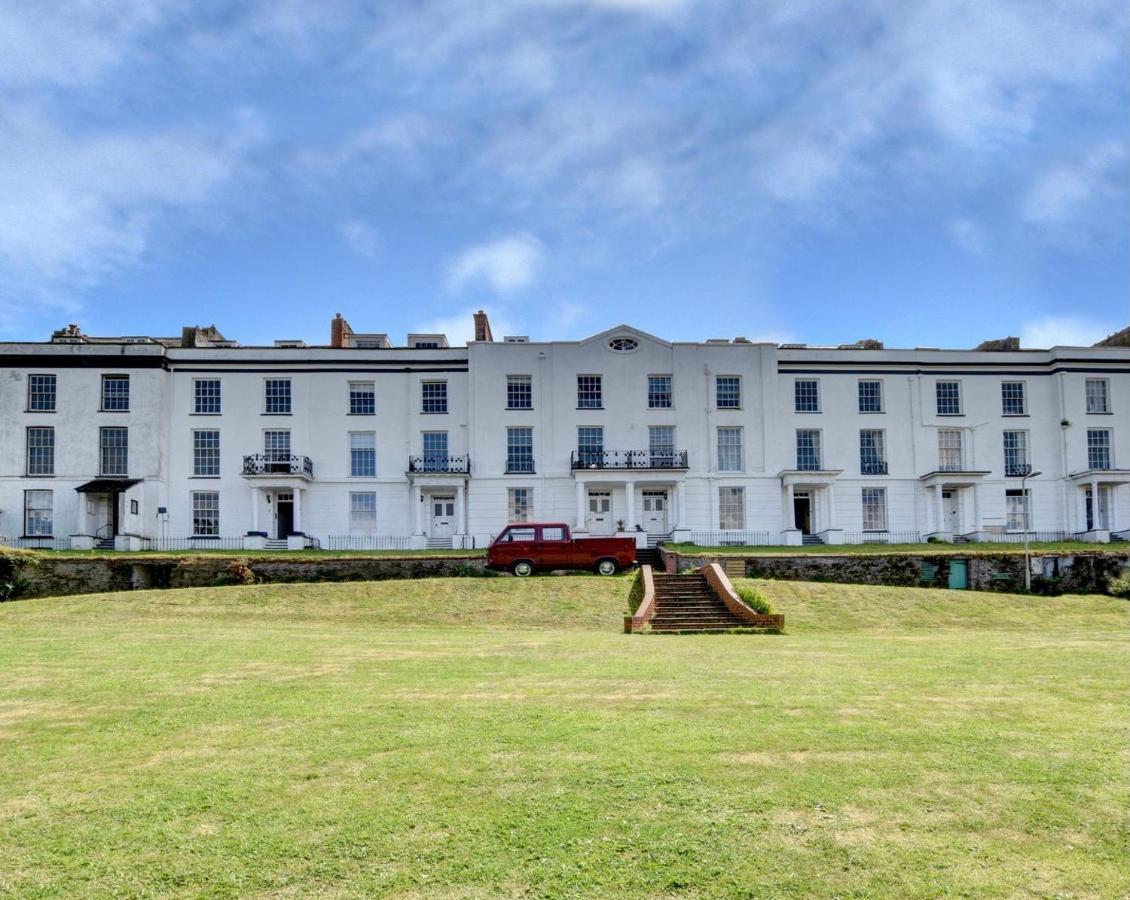 Paramount Apartments Ilfracombe, Arty Seaside Holiday Apartments מראה חיצוני תמונה