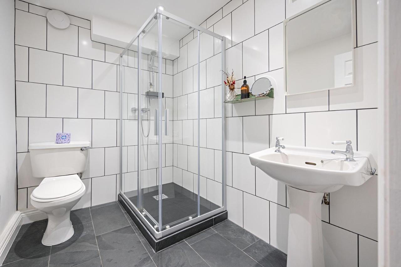 Paramount Apartments Ilfracombe, Arty Seaside Holiday Apartments מראה חיצוני תמונה