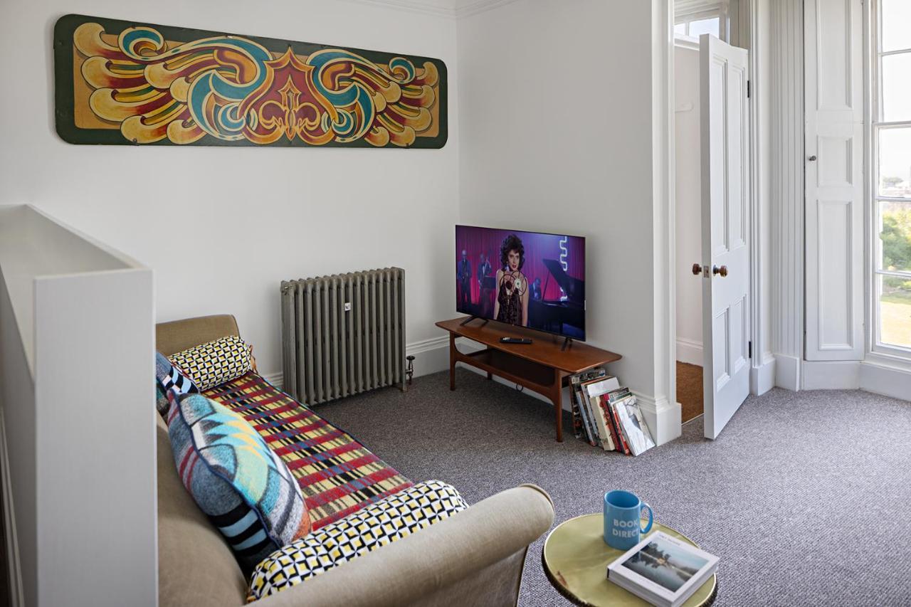 Paramount Apartments Ilfracombe, Arty Seaside Holiday Apartments מראה חיצוני תמונה