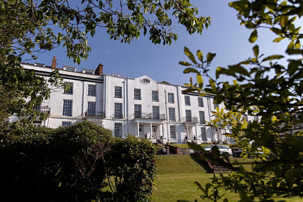 Paramount Apartments Ilfracombe, Arty Seaside Holiday Apartments מראה חיצוני תמונה