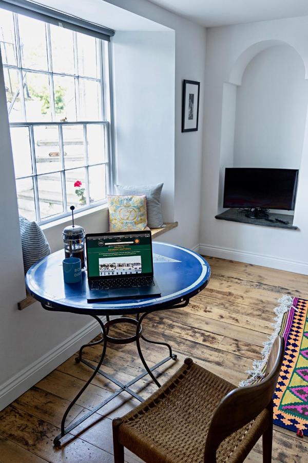 Paramount Apartments Ilfracombe, Arty Seaside Holiday Apartments מראה חיצוני תמונה